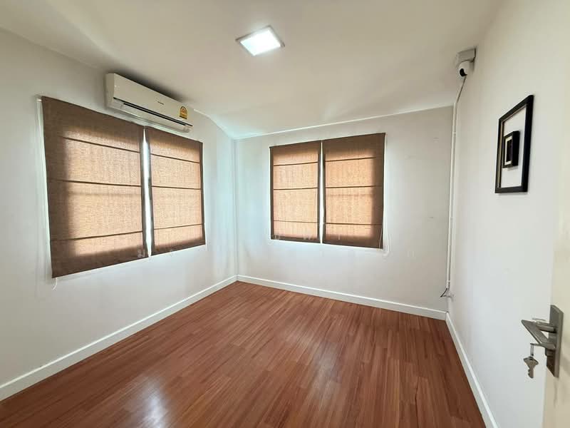 Mantana Lake Watcharapol, Bangkok, Sukhaphiban 5 Road, O-Ngoen, Sai Mai, Bangkok, 3 Bedrooms, 200 sqm, Single Detached House For Sale, by ศุทธดา มงคลมหาลาภ, 500292606 - DDproperty.com
