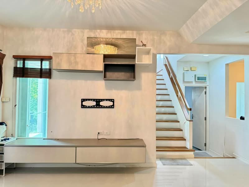 Mantana Lake Watcharapol, Bangkok, Sukhaphiban 5 Road, O-Ngoen, Sai Mai, Bangkok, 3 Bedrooms, 200 sqm, Single Detached House For Sale, by ศุทธดา มงคลมหาลาภ, 500292606 - DDproperty.com