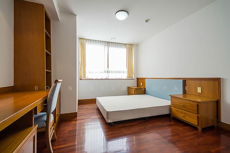 Krungthep Thani Tower, Bangkok, 56 Soi Sukhumvit 24, Khong Tan, Khlong Toei, Bangkok, 3 Bedrooms, 230 sqm, Condo For Rent, by Boonraksa Sopak, 500292732 - DDproperty.com