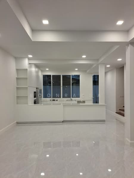 Prompak Gardens Condominium, Bangkok, Sukhumvit, Khlongtoei Nua, Watthana, Bangkok, 4 Bedrooms, 320 sqm, Townhouse For Rent, by Boonraksa Sopak, 500292793 - DDproperty.com