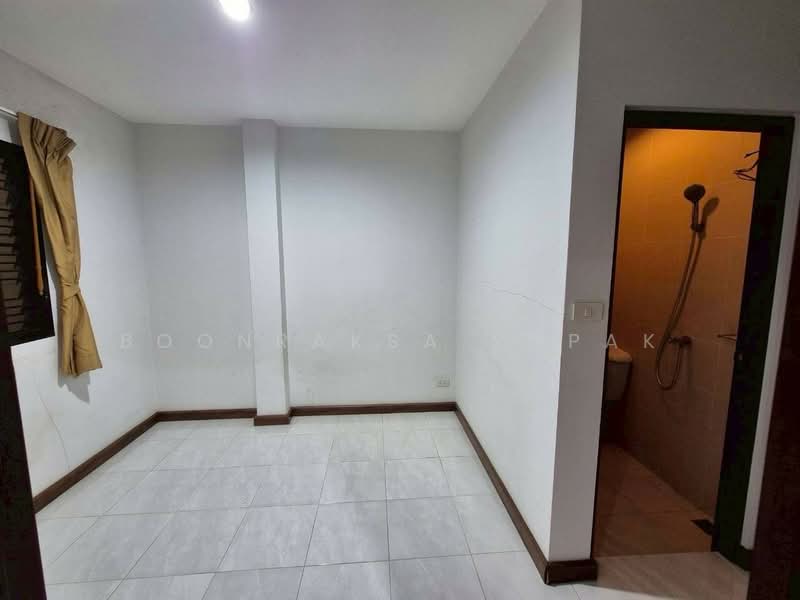 3-BR House, Bangkok, Samsen Nai, Phaya Thai, Bangkok, 3 Bedrooms, 200 sqm, Single Detached House For Rent, by Boonraksa Sopak, 500292902 - DDproperty.com