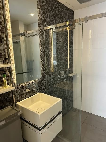 The Room Sathorn, Bangkok, 78 Pan Road, Silom, Bang Rak, Bangkok, 1 Bedroom, 40 sqm, Condo For Rent, by Boonraksa Sopak, 500292938 - DDproperty.com
