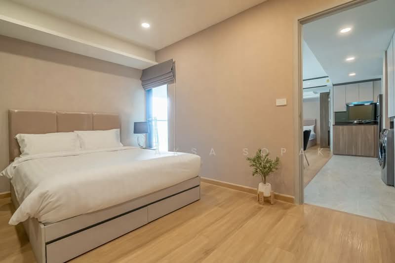 Lloyd Soonvijai-Thonglor, Bangkok, Soi Phetchaburi 47, Phetchaburi Road, Bang Kapi, Huai Khwang, Bangkok, 2 Bedrooms, 62 sqm, Condo For Rent, by Boonraksa Sopak, 500292945 - DDproperty.com