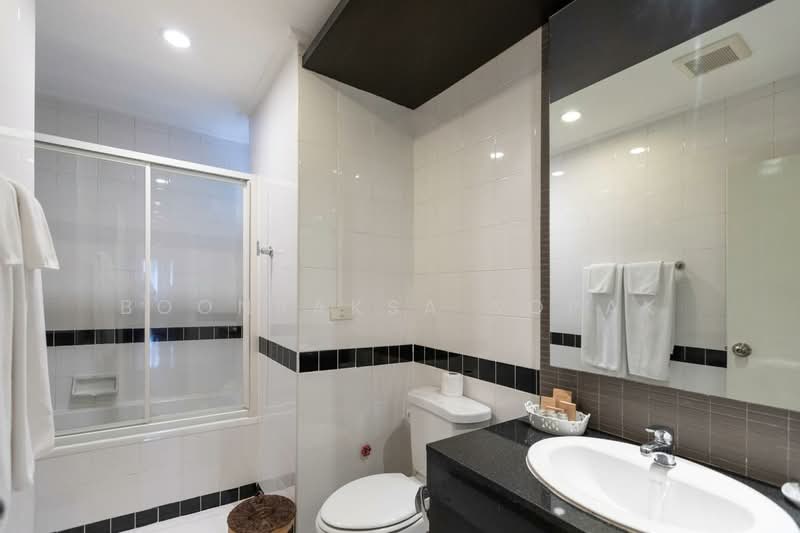 Krystal Court, Bangkok, 23 Soi Sukhumvit 7, Khlongtoei Nua, Watthana, Bangkok, 3 Bedrooms, 216 sqm, Condo For Rent, by Boonraksa Sopak, 500292952 - DDproperty.com