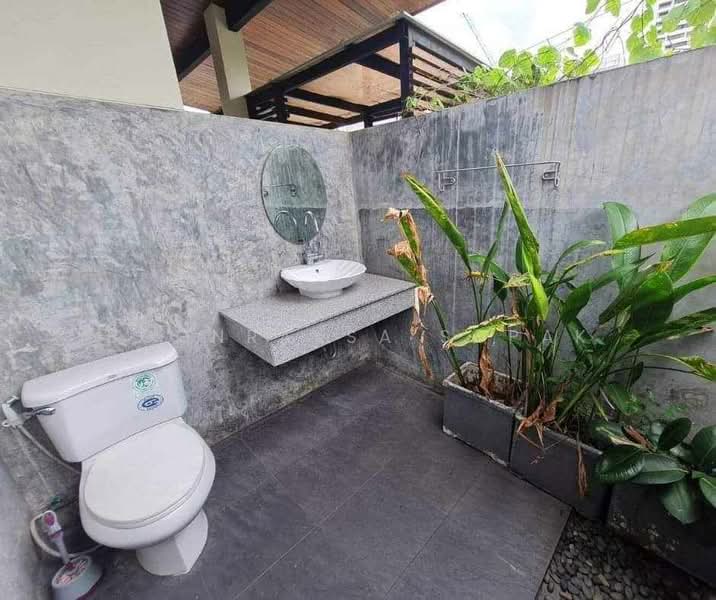 3-BR House, Bangkok, Khlong Tan Nua, Watthana, Bangkok, 3 Bedrooms, 375 sqm, Single Detached House For Rent, by Boonraksa Sopak, 500292955 - DDproperty.com