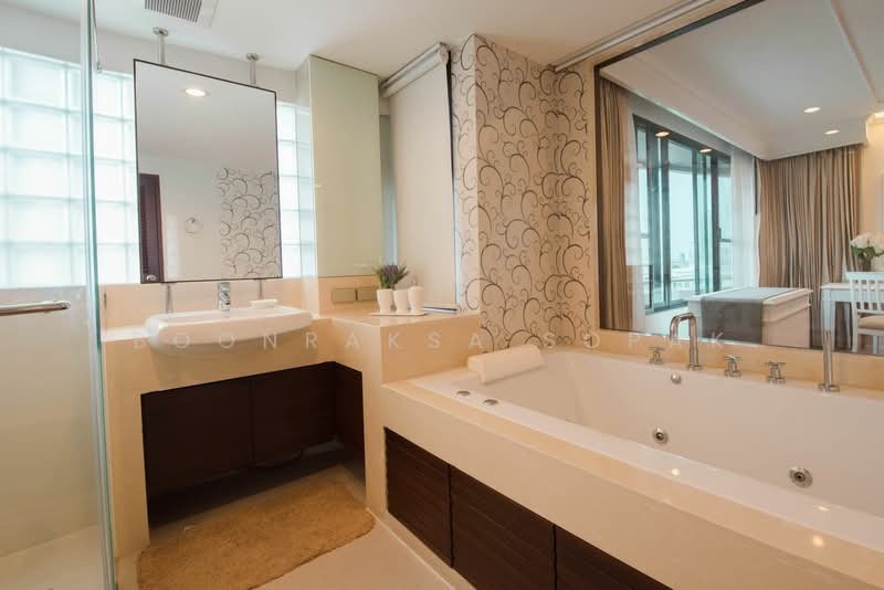 Mayfair Garden Apartment, Bangkok, 59 Soi Sukhumvit 16, Khlong Toei, Khlong Toei, Bangkok, 3 Bedrooms, 260 sqm, Condo For Rent, by Boonraksa Sopak, 500292958 - DDproperty.com