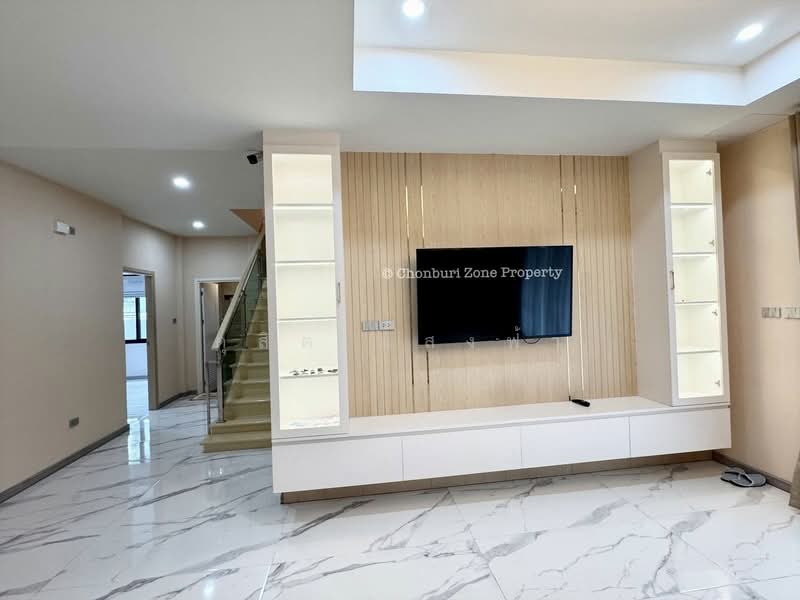 ให้เช่าบ้านใหม่สวยใจกลางศรีราชา ม.อีสวาน่า ศรีราชา, Chon Buri (Pattaya), Surasak, Si Racha, Chon Buri (Pattaya), 4 Bedrooms, 180 sqm, Semi-Detached House (Twin House) For Rent, by Dusit Saengfa, 500292987 - DDproperty.com