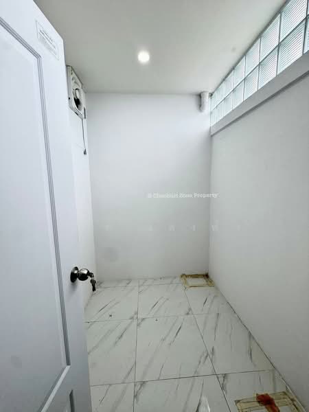 ให้เช่าบ้านใหม่สวยใจกลางศรีราชา ม.อีสวาน่า ศรีราชา, Chon Buri (Pattaya), Surasak, Si Racha, Chon Buri (Pattaya), 4 Bedrooms, 180 sqm, Semi-Detached House (Twin House) For Rent, by Dusit Saengfa, 500292987 - DDproperty.com
