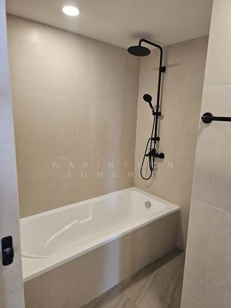 Las Colinas, Bangkok, Sukhumvit 21 Road, Khlongtoei Nua, Watthana, Bangkok, 4 Bedrooms, 200 sqm, Condo For Rent, by Warinthon Somchit, 500293141 - DDproperty.com