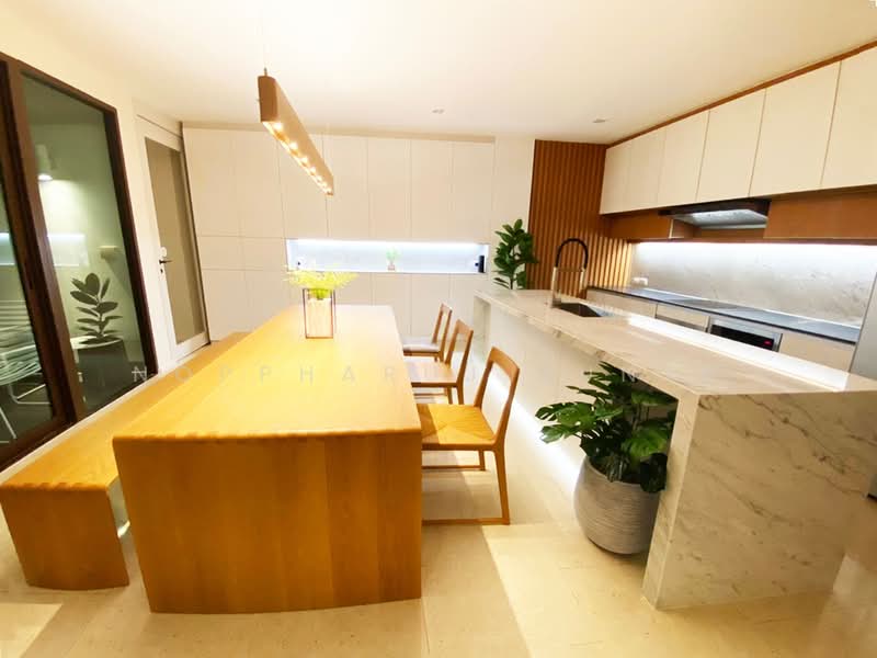 Baan Lux Sathon, Bangkok, Soi Meksawat, Chong Nonsi, Yan Nawa, Bangkok, 3 Bedrooms, 370 sqm, Condo For Sale, by Noppharuj Nunta, 500293232 - DDproperty.com