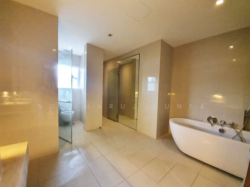Baan Lux Sathon, Bangkok, Soi Meksawat, Chong Nonsi, Yan Nawa, Bangkok, 3 Bedrooms, 370 sqm, Condo For Sale, by Noppharuj Nunta, 500293232 - DDproperty.com