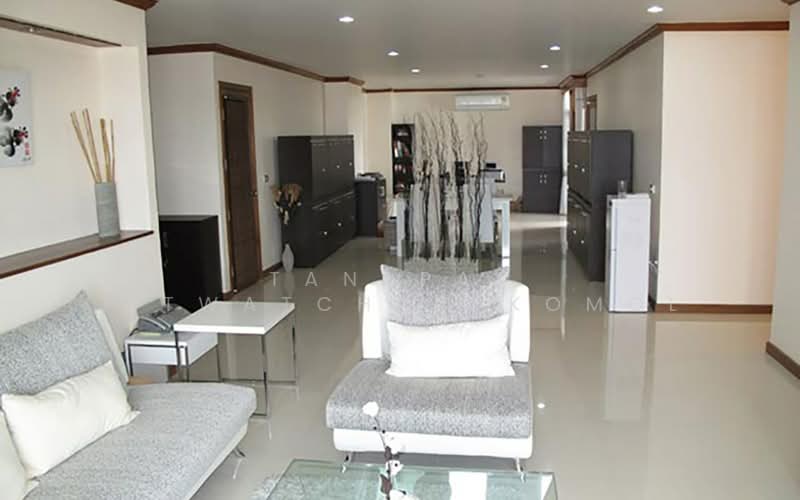 Royal Castle Pattanakarn, Bangkok, 701 Panya Village, Suan Luang, Suan Luang, Bangkok, 3 Bedrooms, 215 sqm, Condo For Sale, by Tanapat Jitwatcharakomol, 500293302 - DDproperty.com