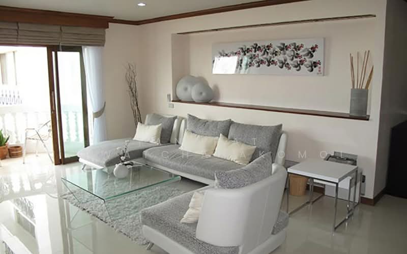 Royal Castle Pattanakarn, Bangkok, 701 Panya Village, Suan Luang, Suan Luang, Bangkok, 3 Bedrooms, 215 sqm, Condo For Sale, by Tanapat Jitwatcharakomol, 500293302 - DDproperty.com