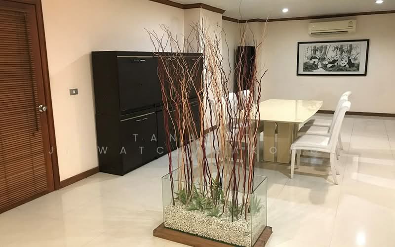 Royal Castle Pattanakarn, Bangkok, 701 Panya Village, Suan Luang, Suan Luang, Bangkok, 3 Bedrooms, 215 sqm, Condo For Sale, by Tanapat Jitwatcharakomol, 500293302 - DDproperty.com