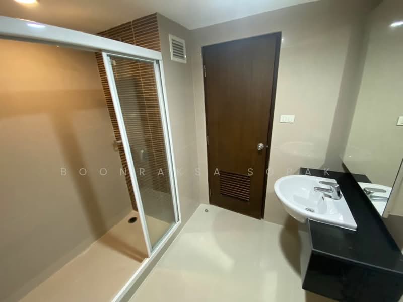 Baan Samsen Condominium, Bangkok, Samsen Road, Dusit, Dusit, Bangkok, 2 Bedrooms, 76 sqm, Condo For Rent, by Boonraksa Sopak, 500293363 - DDproperty.com