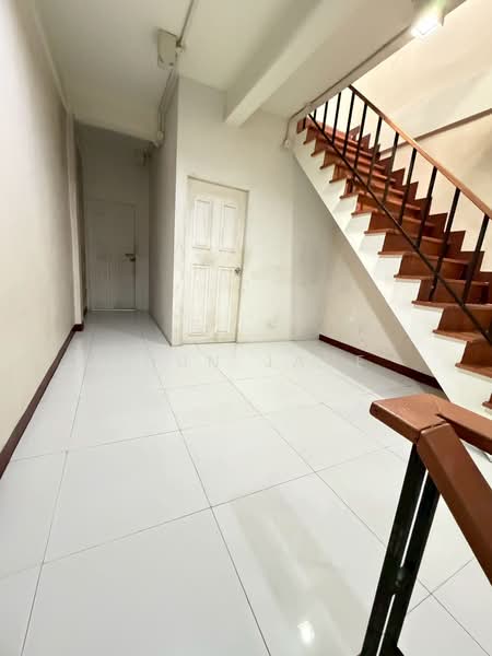 อาคารพาณิชย์ ให้เช่า ทำเลทอง ติดถนนสุขุมวิท (SPSJP328), กรุงเทพ, สุขุมวิท60/2, บางจาก, พระโขนง, กรุงเทพ, 200 ตร.ม., ตึกแถว-อาคารพาณิชย์ ให้เช่า, โดย Khun Jane, 500293390 - DDproperty.com