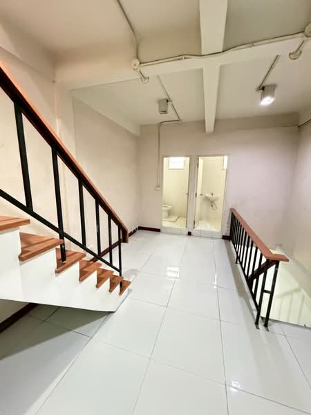 Commercial Building for Rent in a Prime Location on Sukhumvit Road (SPSJP328), Bangkok, สุขุมวิท60/2, Bang Chak, Phra Khanong, Bangkok, , 200 sqm, Shophouse For Rent, by Khun Jane, 500293390 - DDproperty.com
