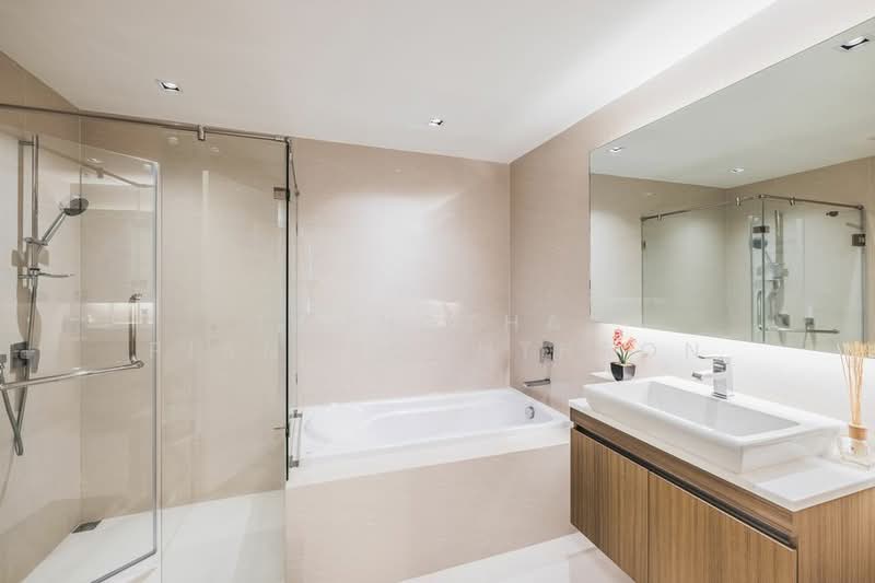 Vtara Sukhumvit 36, Bangkok, 118 Soi Saen Sabai, Phra Kanong, Khlong Toei, Bangkok, 2 Bedrooms, 57 sqm, Condo For Rent, by Thongthai Piangsoonthron, 500293506 - DDproperty.com