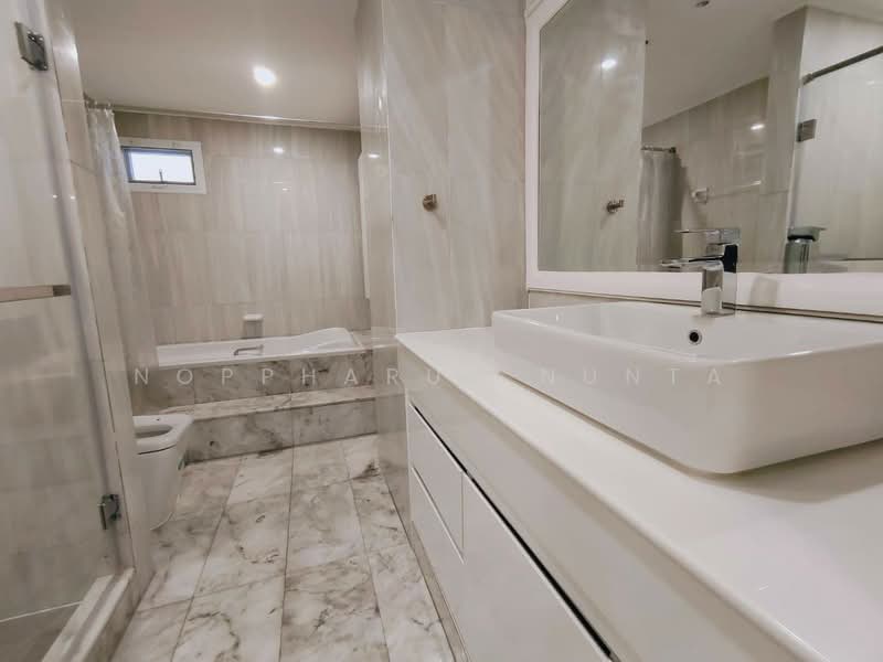 GM Tower, Bangkok, 39 Soi Sukhumvit 20, Khlong Toei, Khlong Toei, Bangkok, 4 Bedrooms, 450 sqm, Apartment For Rent, by Noppharuj Nunta, 500293518 - DDproperty.com