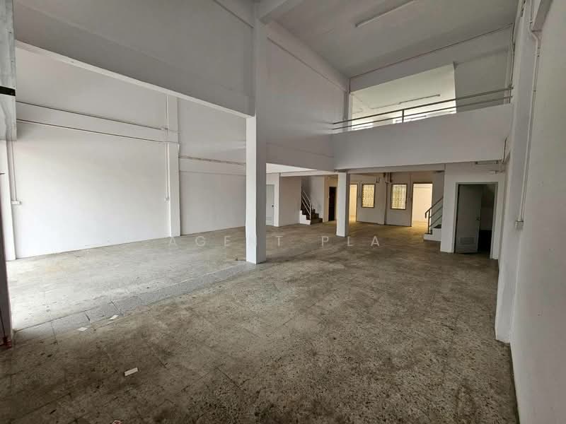 4.5 Storey Commercial Building with 4 combined units on Chalerm Phrakiat Rama IX Road (SPSP658), Bangkok, เฉลิมพระเกียรติ ร.9, Nong Bon, Prawet, Bangkok, , 1,000 sqm, Shophouse For Rent, by Agent Pla, 500293677 - DDproperty.com
