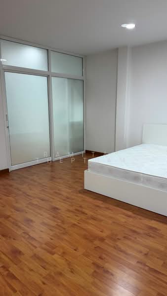 Baan Klang Muang S-Sense Onnuch-Wongwan, Bangkok, Lat Krabang Road, Lat Krabang, Lat Krabang, Bangkok, 3 Bedrooms, 180 sqm, Townhouse For Rent, by Ramita  Theptham, 500293747 - DDproperty.com