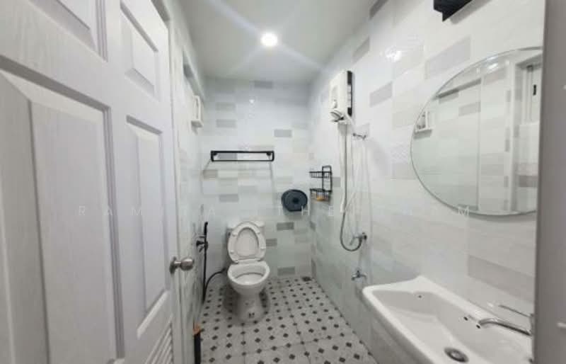 4-BR House, Bangkok, Lat Phrao, Lat Phrao, Bangkok, 4 Bedrooms, 500 sqm, Single Detached House For Sale, by Ramita  Theptham, 500293776 - DDproperty.com