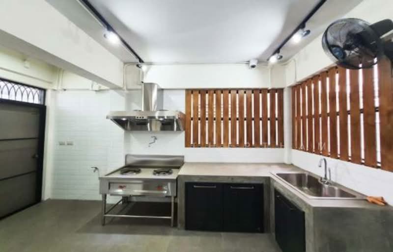 4-BR House, Bangkok, Lat Phrao, Lat Phrao, Bangkok, 4 Bedrooms, 500 sqm, Single Detached House For Sale, by Ramita  Theptham, 500293776 - DDproperty.com