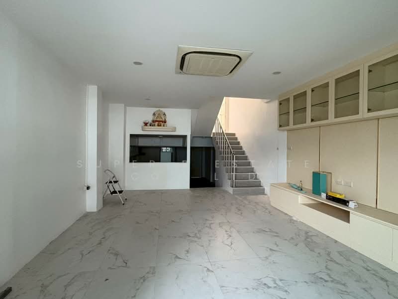 ทาวน์เฮ้าส์ อินทรามระ, Bangkok, อินทรามระ, Din Daeng, Din Daeng, Bangkok, 4 Bedrooms, 180 sqm, Townhouse For Rent, by Super B Estate Co., Ltd, 500293791 - DDproperty.com