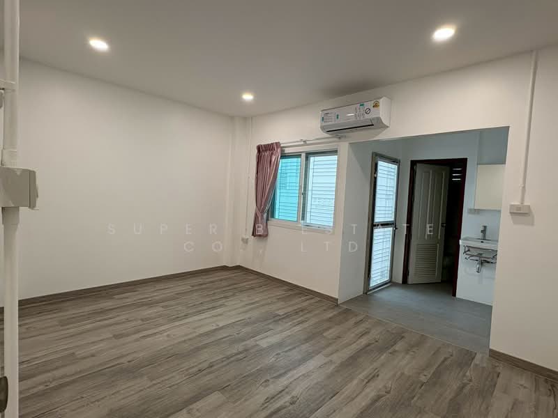 ทาวน์เฮ้าส์ อินทรามระ, Bangkok, อินทรามระ, Din Daeng, Din Daeng, Bangkok, 4 Bedrooms, 180 sqm, Townhouse For Rent, by Super B Estate Co., Ltd, 500293791 - DDproperty.com