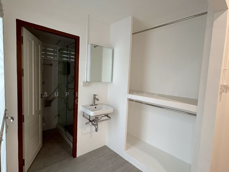 ทาวน์เฮ้าส์ อินทรามระ, Bangkok, อินทรามระ, Din Daeng, Din Daeng, Bangkok, 4 Bedrooms, 180 sqm, Townhouse For Rent, by Super B Estate Co., Ltd, 500293791 - DDproperty.com