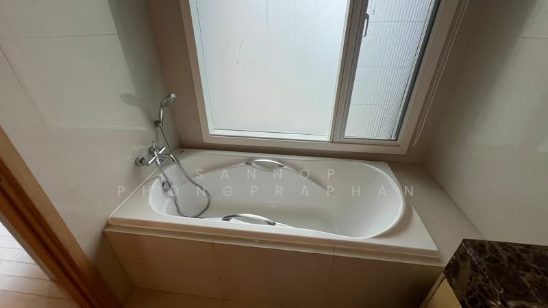 39 by Sansiri, Bangkok, 11 Sukhumvit Road, Khlong Tan Nua, Watthana, Bangkok, 2 Bedrooms, 81 sqm, Condo For Rent, by Sannop Phongpraphan, 500293972 - DDproperty.com