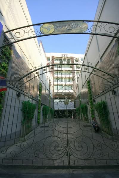 Baan Samsen Condominium, Bangkok, Samsen Road, Dusit, Dusit, Bangkok, 2 Bedrooms, 76 sqm, Condo For Rent, by Keerati  Wangrujirakul, 500294111 - DDproperty.com