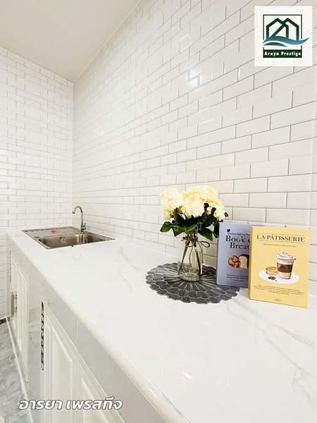 Baan Pruksa 86/2 Ladkrabang-Suvarnabhumi : บ้านพฤกษา 86/2 ลาดกระบัง-สุวรรณภูมิ, สมุทรปราการ, ซ.ลาดกระบัง 54 ถ.ลาดกระบัง, ศีรษะจรเข้น้อย, บางเสาธง, สมุทรปราการ, 84 ตร.ม., ทาวน์เฮ้าส์ ขาย, โดย วิสุทธินี เฉลิมสินสุวรรณ, 500294141 - DDproperty.com