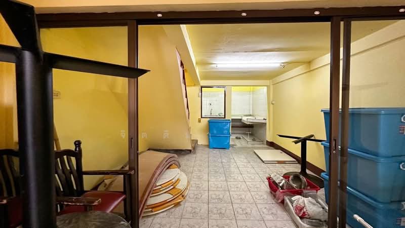 For Sale - Shophouse in Sathorn, near BTS Surasak station, Soi Chan 18/7, close to the main road, prime locatio, Bangkok