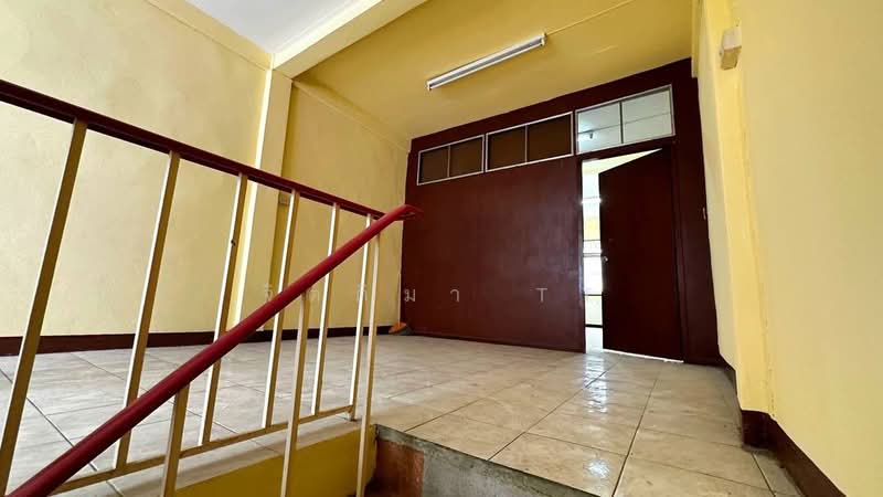 For Sale - Shophouse in Sathorn, near BTS Surasak station, Soi Chan 18/7, close to the main road, prime locatio, Bangkok