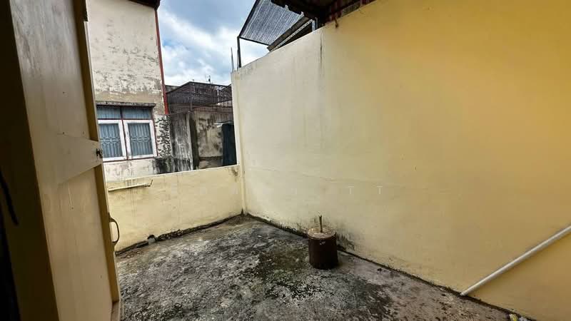 For Sale - Shophouse in Sathorn, near BTS Surasak station, Soi Chan 18/7, close to the main road, prime locatio, Bangkok