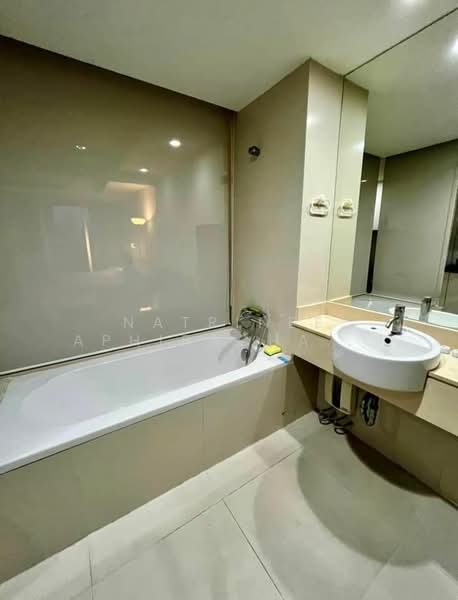 The Rajdamri, Bangkok, Ratchadamri Road, Lumphini, Pathum Wan, Bangkok, 1 Bedroom, 45 sqm, Condo For Rent, by Natrinee Aphirachatanon, 500294316 - DDproperty.com