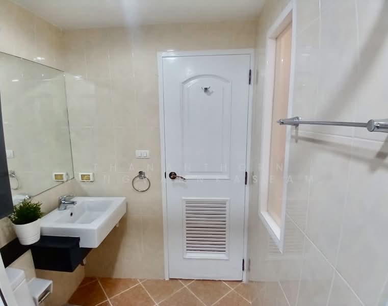 Surawong City Resort, Bangkok, Rama 4, Si Phraya, Bang Rak, Bangkok, 1 Bedroom, 35 sqm, Condo For Rent, by Thananthorn Wongvarnkaseam, 500294355 - DDproperty.com