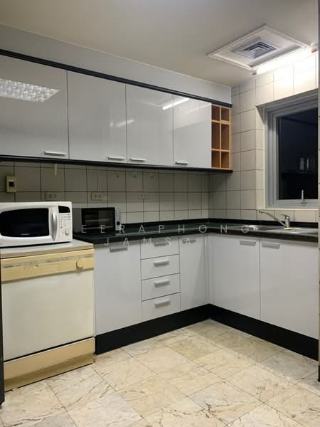 All Seasons Mansion, Bangkok, Soi Ruamrudee, Wireless Road, Lumphini, Pathum Wan, Bangkok, 3 Bedrooms, 178 sqm, Condo For Rent, by Peeraphong Jamsai, 500294392 - DDproperty.com
