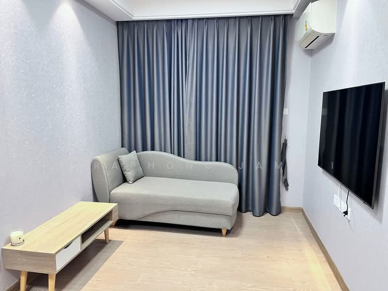 Regal Sathon-Naradhiwas, Bangkok, Naradhiwas Rajanagarindra Road, Thung Maha Mek, Sathon, Bangkok, 1 Bedroom, 33 sqm, Condo For Rent, by Peeraphong Jamsai, 500294417 - DDproperty.com