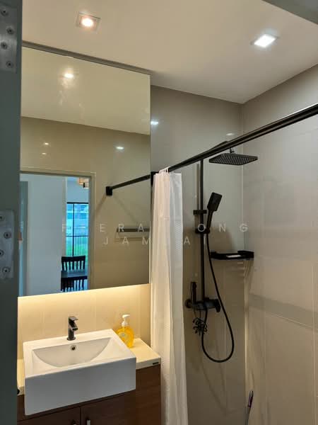 Noble Refine, Bangkok, Soi Sukhumvit 26, Sukhumvit Road, Khong Tan, Khlong Toei, Bangkok, 2 Bedrooms, 68 sqm, Condo For Rent, by Peeraphong Jamsai, 500294423 - DDproperty.com