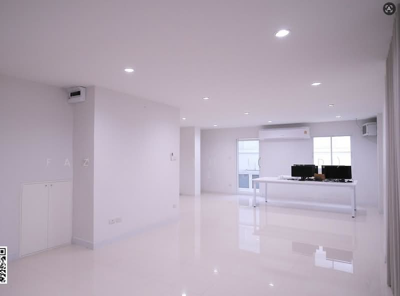 For Rent - New Home Office Near BTS Ratchayothin SCB HQ Prime Business Location, Bangkok