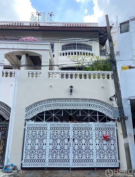 For Rent Home Office 450 sqm in Khlong Tan Nuea, Watthana, Bangkok near BTS Ekkamai HRE00731, กรุงเทพ, คลองตันเหนือ, วัฒนา, กรุงเทพ, 450 ตร.ม., ทาวน์เฮ้าส์ ให้เช่า, โดย Hero Realtor Co., Ltd., 500294506 - DDproperty.com