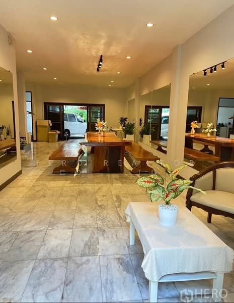 For Rent Home Office 450 sqm in Khlong Tan Nuea, Watthana, Bangkok near BTS Ekkamai HRE00731, กรุงเทพ, คลองตันเหนือ, วัฒนา, กรุงเทพ, 450 ตร.ม., ทาวน์เฮ้าส์ ให้เช่า, โดย Hero Realtor Co., Ltd., 500294506 - DDproperty.com