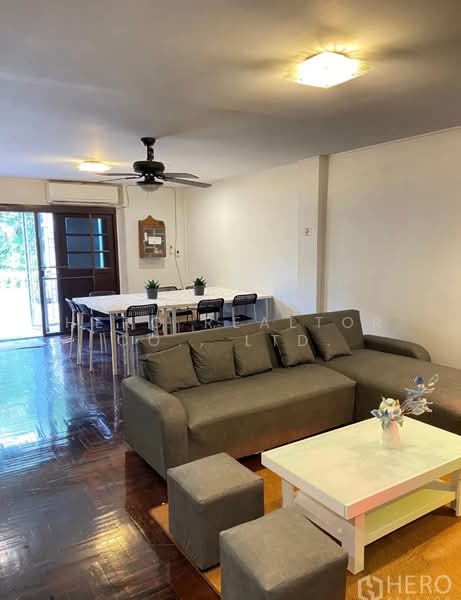 For Rent Home Office 450 sqm in Khlong Tan Nuea, Watthana, Bangkok near BTS Ekkamai HRE00731, กรุงเทพ, คลองตันเหนือ, วัฒนา, กรุงเทพ, 450 ตร.ม., ทาวน์เฮ้าส์ ให้เช่า, โดย Hero Realtor Co., Ltd., 500294506 - DDproperty.com