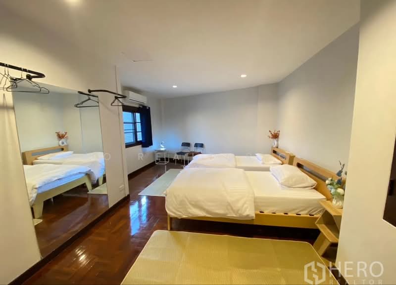 For Rent Home Office 450 sqm in Khlong Tan Nuea, Watthana, Bangkok near BTS Ekkamai HRE00731, กรุงเทพ, คลองตันเหนือ, วัฒนา, กรุงเทพ, 450 ตร.ม., ทาวน์เฮ้าส์ ให้เช่า, โดย Hero Realtor Co., Ltd., 500294506 - DDproperty.com