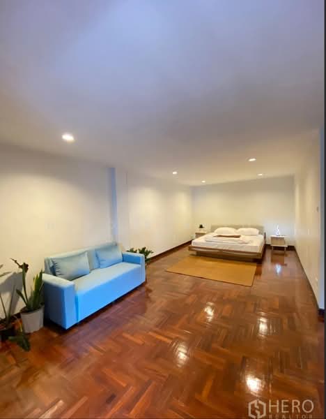 For Rent Home Office 450 sqm in Khlong Tan Nuea, Watthana, Bangkok near BTS Ekkamai HRE00731, กรุงเทพ, คลองตันเหนือ, วัฒนา, กรุงเทพ, 450 ตร.ม., ทาวน์เฮ้าส์ ให้เช่า, โดย Hero Realtor Co., Ltd., 500294506 - DDproperty.com