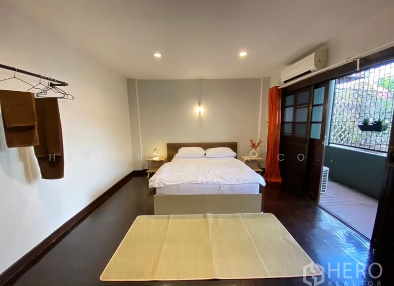 For Rent Home Office 450 sqm in Khlong Tan Nuea, Watthana, Bangkok near BTS Ekkamai HRE00731, กรุงเทพ, คลองตันเหนือ, วัฒนา, กรุงเทพ, 450 ตร.ม., ทาวน์เฮ้าส์ ให้เช่า, โดย Hero Realtor Co., Ltd., 500294506 - DDproperty.com