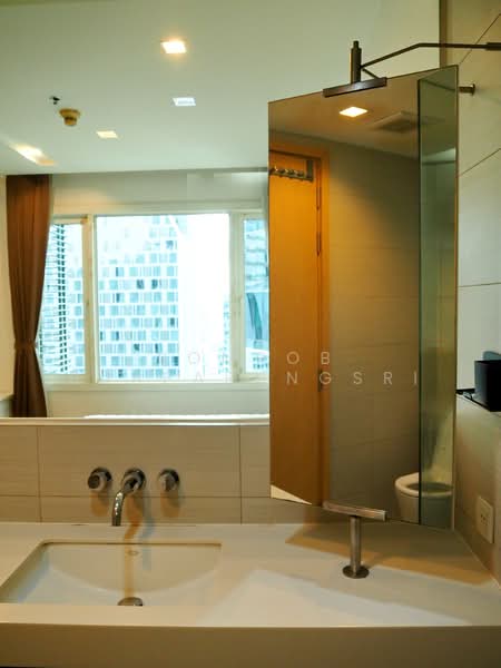 Siri At Sukhumvit, Bangkok, 902 Sukhumvit Road, Phra Kanong, Khlong Toei, Bangkok, 1 Bedroom, 51 sqm, Condo For Rent, by Sompob Buaparungsri, 500294615 - DDproperty.com