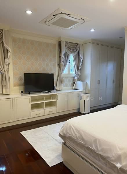 For Sale - Tropical Garden House for Sale at Soi Sukhumvit 64, Bangkok